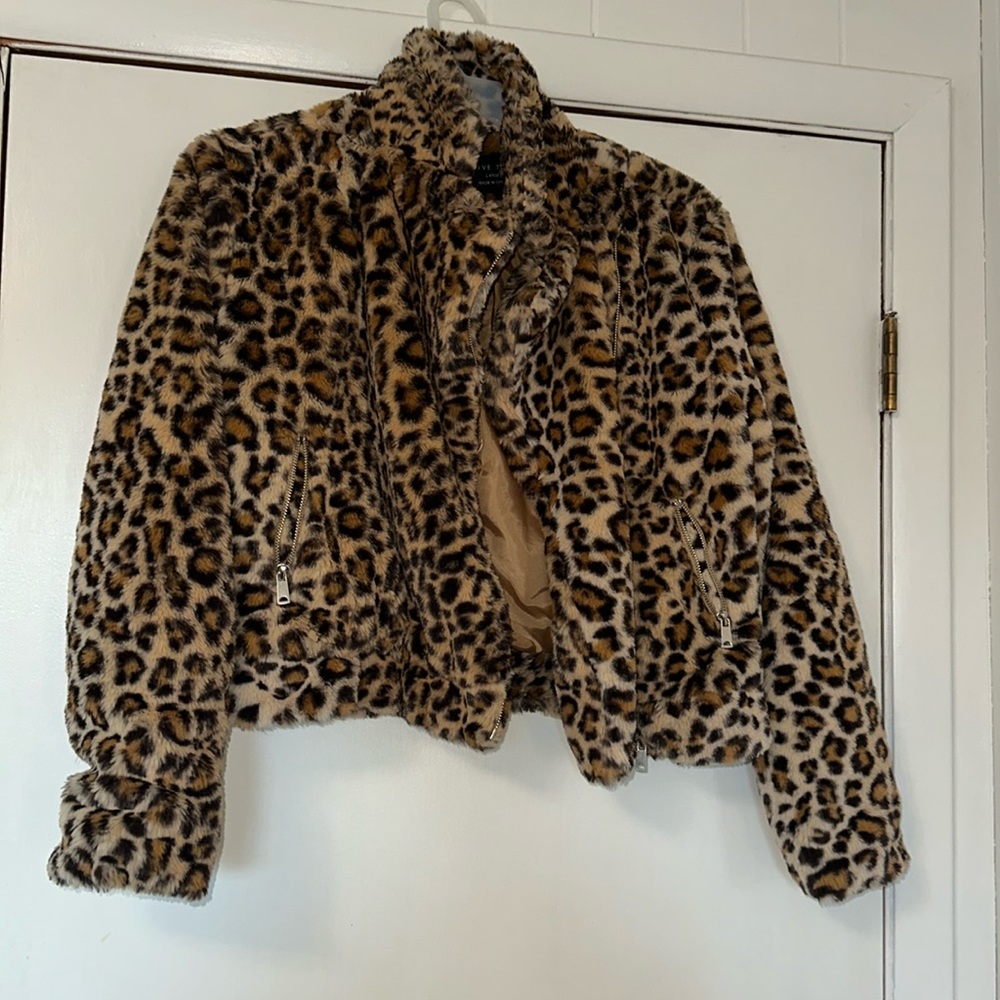 Cropped Cheetah print fuzzy jacket. Worn twice